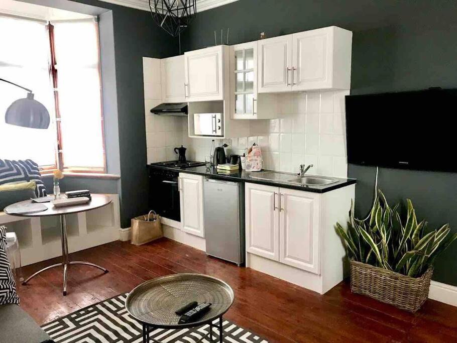 1-Bedroom Sea Point Gem - Perfect Location! 케이프타운 외부 사진