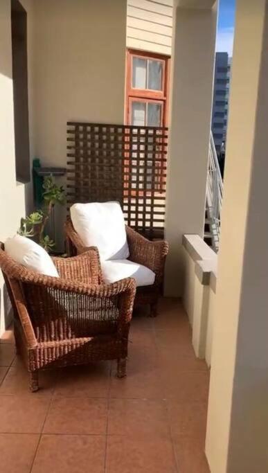 1-Bedroom Sea Point Gem - Perfect Location! 케이프타운 외부 사진